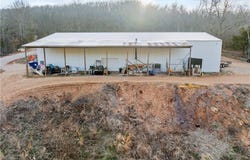 1401  E Coweta Falls  RD, Harrison, AR 72601