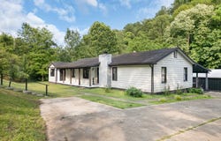 627 Little Paint Road, East Point, KY 41216