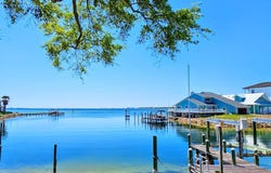 101 Port Drive, Shalimar, FL 32579