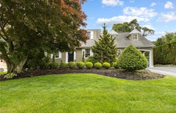 152 Glen Hills Drive, Cranston, RI 02920