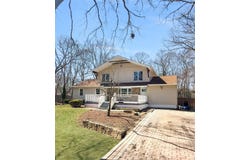 36 Arbutus Court, Ronkonkoma, NY 11779