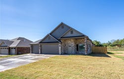 805 S Mitchell Avenue, Lincoln, AR 72744