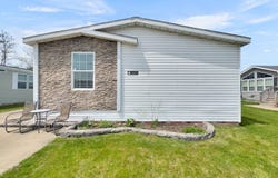 6347 Kingsway Dr., Fenton, MI 48430