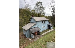 166 Laurel St, GARY, WV 24895
