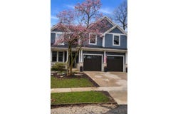 4220 Forest Avenue, Downers Grove, IL 60515