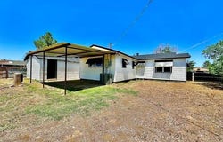 415 S Hendrickson Street, Goldsmith, TX 79741