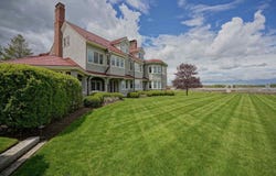 34 Willow Avenue, North Hampton, NH 03862