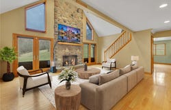 139 Wampum Rd, Big Beaver, PA 16157