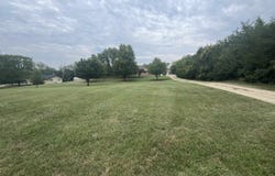 537 E Shipton Rd, Salina, KS 67401