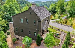 60 Cove View Lane, Clarkesville, GA 30523
