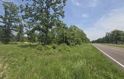 009 64 Highway, Lebanon, MO 65536
