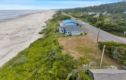 3692 SW PACIFIC COAST HWY, Waldport, OR 97394
