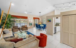 9829 Seacrest Circle, Boynton Beach, FL 33437