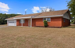 905 Hillcrest St, Linden, TX 75563