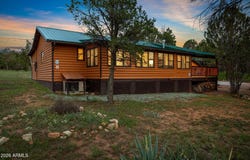 3339 Navajo Drive, Overgaard, AZ 85933