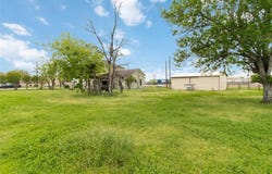 203 Grover ST, Ellinger, TX 78938