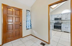 925 S Pinkham Street, Visalia, CA 93292