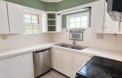 610 W Hampton Street, Elloree, SC 29047