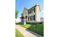 87 3rd St, California, PA 15419