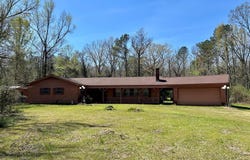 27 Dogwood Dr, Silver Creek, MS 39663