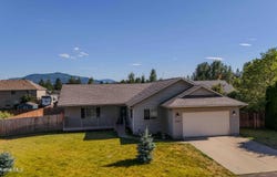208 Brittany Loop, Sandpoint, ID 83864