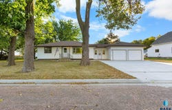 740 N Minnesota St, Salem, SD 57058