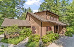 5225 S Faculty Row, Glen Arbor, MI 49636