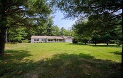 9155 Ivanhoe Drive, Onekama, MI 49675