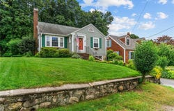 13 Welcome Road, Smithfield, RI 02917
