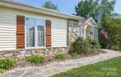 100 Bayberry Way, Hendersonville, NC 28739
