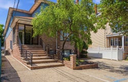 126 W 33RD ST, Bayonne, NJ 07002