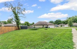 1101 SE Oak Ridge Drive, Oak Grove, MO 64075
