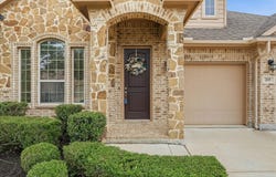 215 Equestrian Road, Hickory Creek, TX 75065