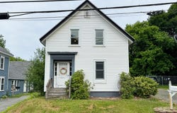 43 Holland Street, Bangor, ME 04401