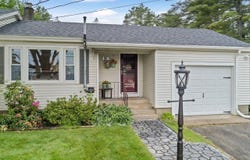 10 Pine Street, Alton, NH 03809