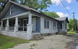 410 W 10th Ave, Winfield, KS 67156