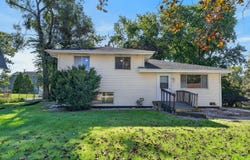 21 Janet Avenue, Darien, IL 60561