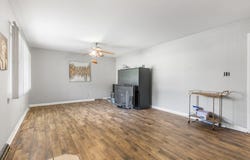 2012 S Roanoke Avenue, Springfield, MO 65807