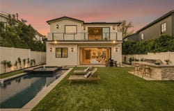 16658 Addison, Encino, CA 91436