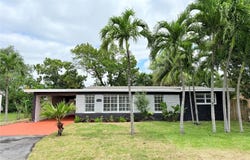 2339 NW 13th St, Fort Lauderdale, FL 33311
