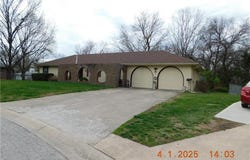 1208 Chapel Drive, Harrisonville, MO 64701