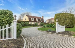 26 Oak Lane, Hampton Bays, NY 11946