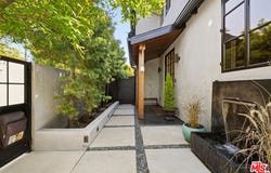 2402 11th St, Santa Monica, CA 90405