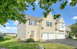 2521 VILLAGE Road, DOVER, PA 17315