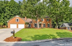 113 Foxfield Lane, Matthews, NC 28105