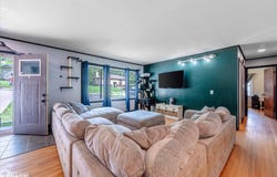 944 Mckenzie Avenue, Council Bluffs, IA 51503