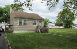 68 Macarthur Avenue, Sayreville, NJ 08872