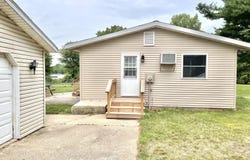 52400 Susan Lane, Dowagiac, MI 49047