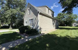 19 W 36th Place, Steger, IL 60475