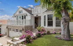 2711 Elm Avenue, Manhattan Beach, CA 90266